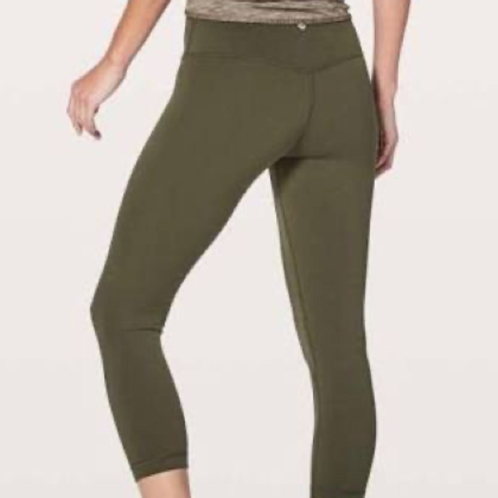Lululemon Crop Army Green cropped leggings